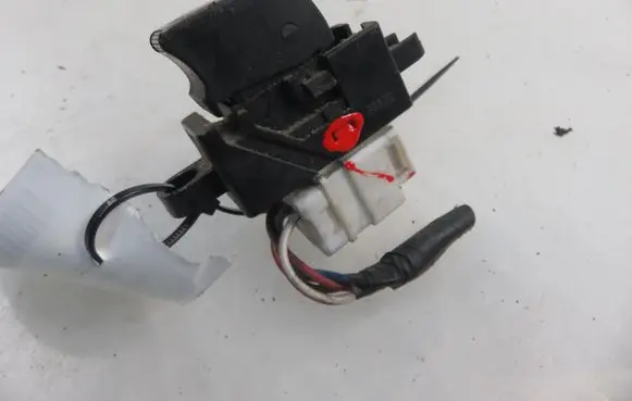 Nissan X-Trail T30 Quarter vent window switch 
