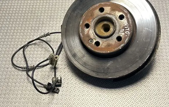 Mercedes-Benz Vito Viano W639 Front wheel hub A639332