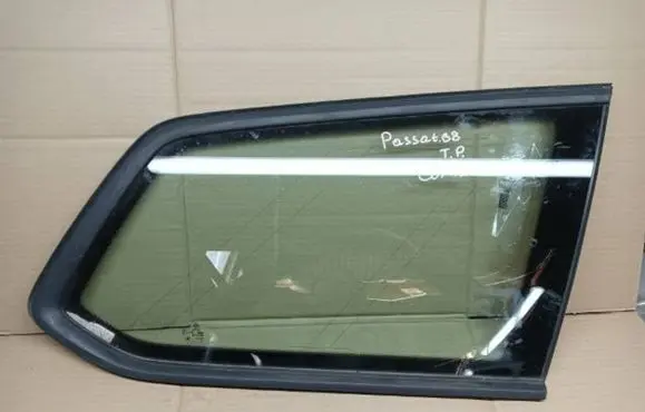 Volkswagen PASSAT B8 Rear side window 3G9845298