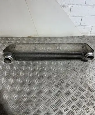 BMW 5 E60 E61 Intercooler radiator 7795823 F6438000