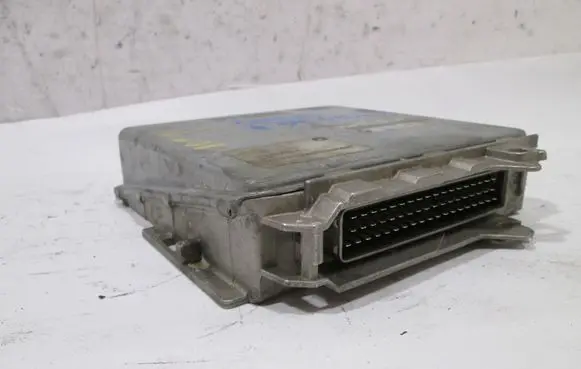 BMW 5 E39 Engine control unit/module 13617785932 7785932 0281001373