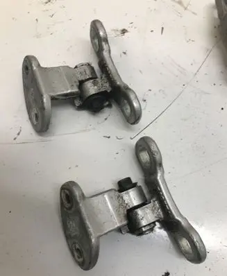 Volvo V50 Rear door upper hinge