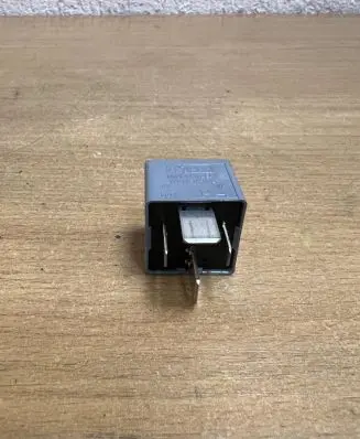 Volvo XC90 Other relay V23136J4X62 F4000