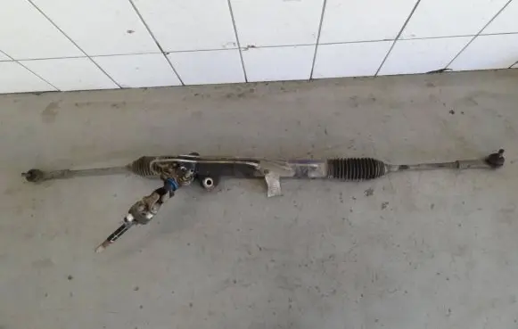 Nissan Almera Tino Steering rack