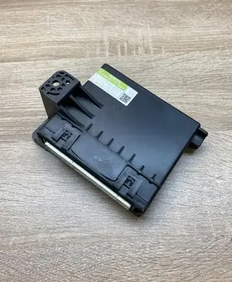 Toyota Prius (XW30) Air conditioner control unit module 8865047080 1777000204