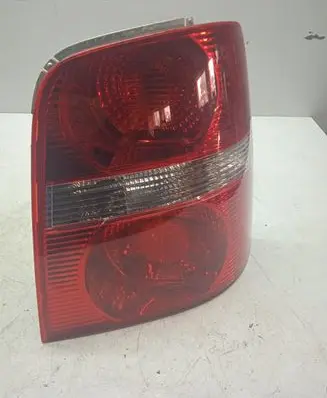 Volkswagen Touran I Rear/tail lights 1T0945096G