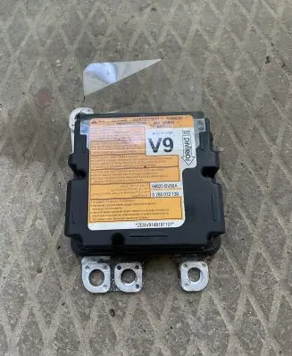 Nissan Juke I F15 Airbag control unit/module 98820BV90A 0285012139