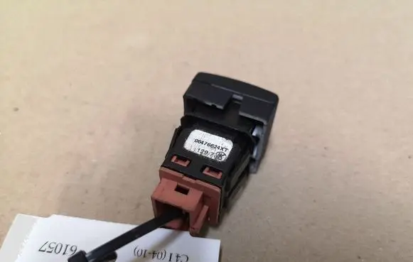 Citroen C4 I ESP (stability program) switch 96476624XT
