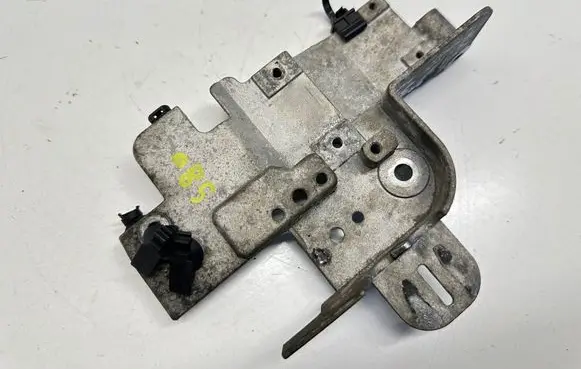Volvo S80 Holder (bracket) 31293427 12W395 P416Z