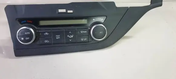 Toyota Auris 150 Climate control unit 55900-02790