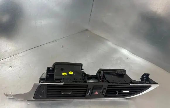Audi A6 S6 C7 4G Dash center air vent grill 4G1820951