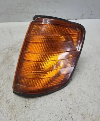 Mercedes-Benz E W124 Front indicator light 1305233130
