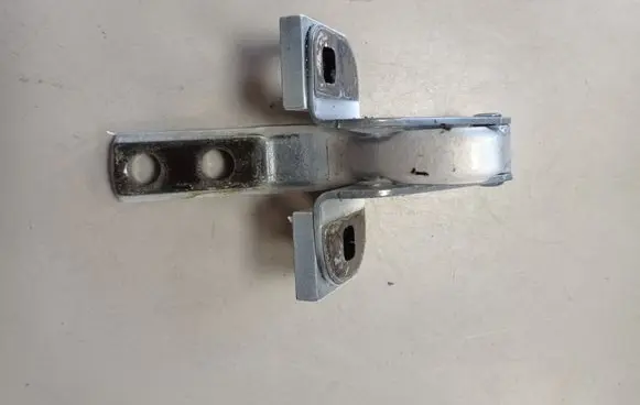 Tesla Model X Tailgate hinge 1138283 I120136