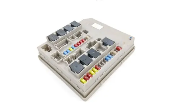 Renault Clio III Fuse module 674658A