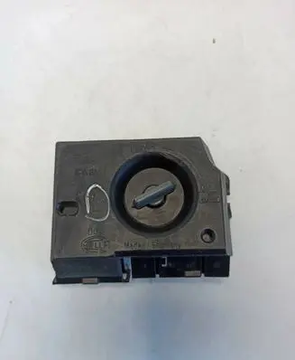 Audi 80 90 S2 B4 Tail light bulb cover holder THK81