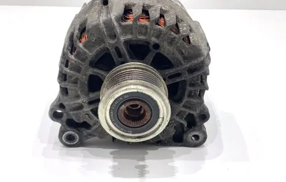 Volkswagen PASSAT B7 Generator/alternator 03L903023B