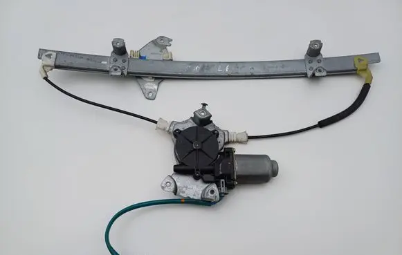 Nissan Almera Tino Front door window regulator with motor 400601T5 114919