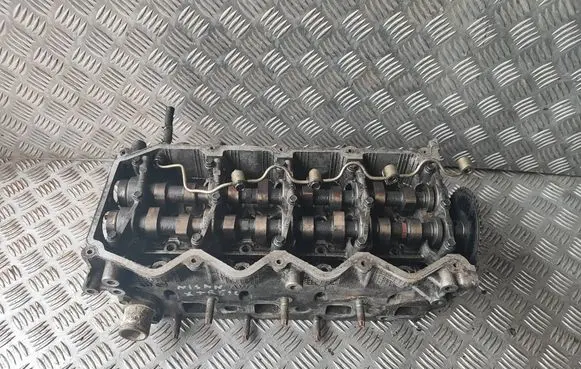 Nissan X-Trail T30 Engine head AW4