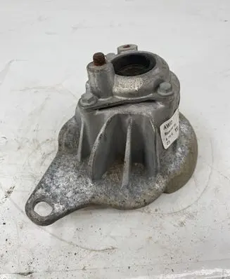 Volvo XC70 Front shock absorber mounting bracket 8672095 08646094
