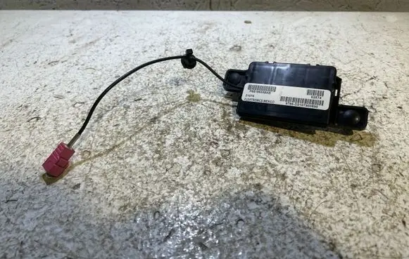 Dodge Charger Antenna control unit P68186558AB 21079