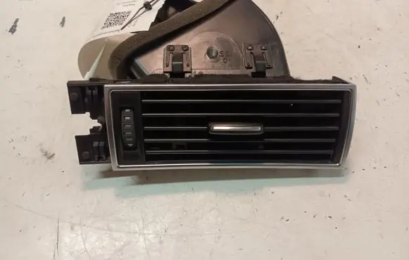 Audi A6 S6 C6 4F Dashboard side air vent grill/cover trim 251120506 4F1820902D