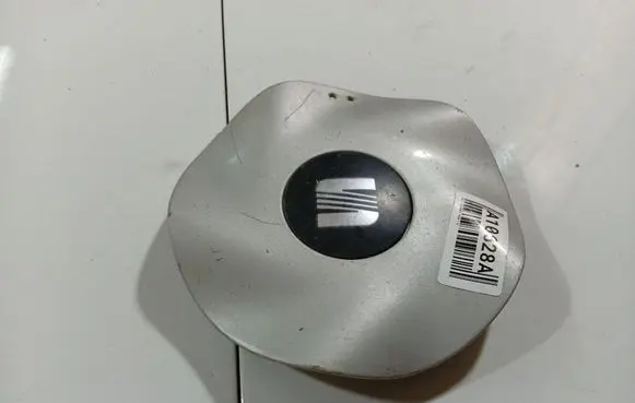 Seat Alhambra (Mk1) Original wheel cap 7M0601149D