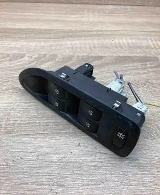 Renault Laguna II Electric window control switch 8200018989A WithPlug