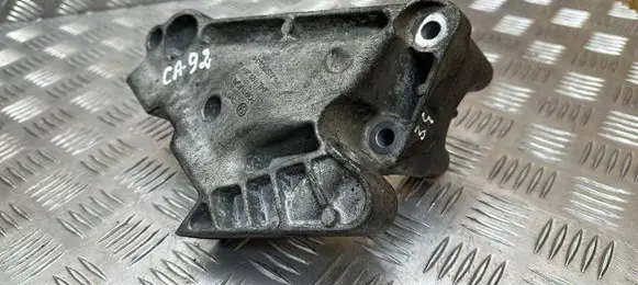 Skoda Octavia Mk3 (5E) Engine mounting bracket 04L199207D