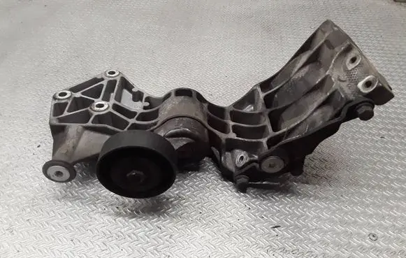 Mercedes-Benz B W245 A/C compressor mount bracket 