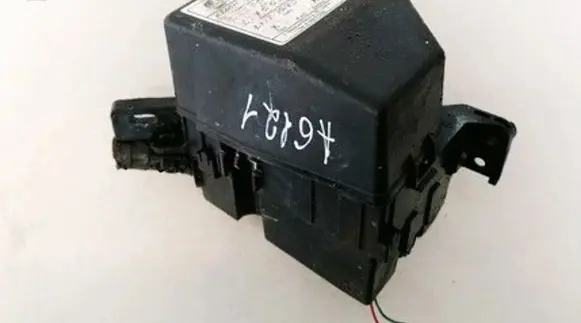 Toyota Yaris Fuse box set 71545127 7154-5127