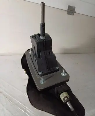 Porsche Macan (95B) Gear shifter/selector 95B713042AS