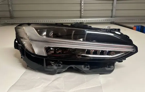 Volvo S90, V90 Headlight/headlamp 31386165