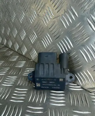 Mercedes-Benz ML W164 Glow plug pre-heat relay A6429002700 0522140209 11212019881
