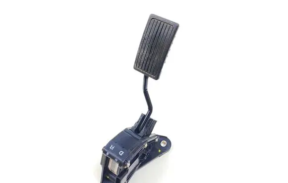 Honda CR-V Accelerator throttle pedal JM14B