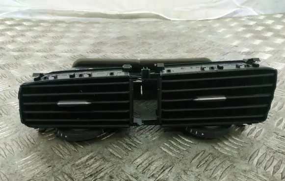 Volkswagen Golf VII Dashboard air vent grill cover trim 5G2819728 5G2815735D