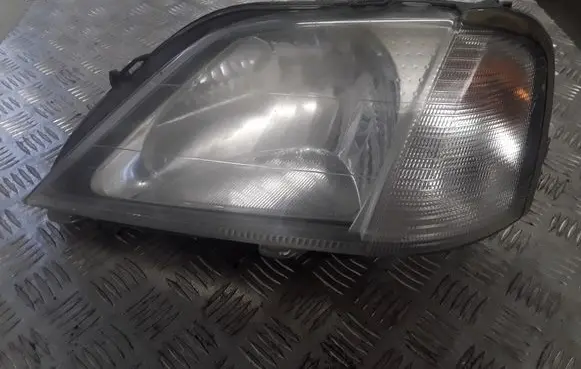 Dacia Logan I Headlight/headlamp 8200211005