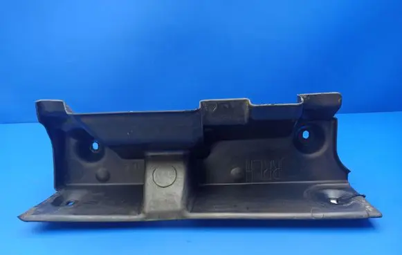 Center/middle under tray cover