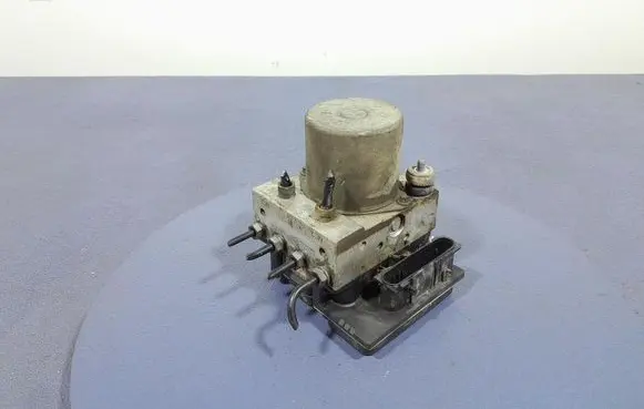 Nissan Note (E11) ABS Pump 476601U600