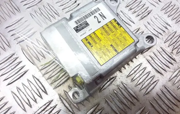 Toyota Prius+ (ZVW40) Airbag control unit/module 8917047220