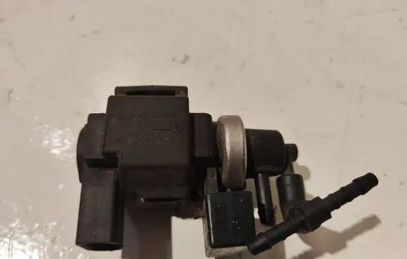 Audi A4 S4 B6 8E 8H Turbo solenoid valve 4252445 059906629A