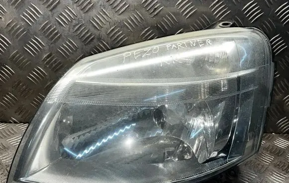 Peugeot Partner Headlight/headlamp