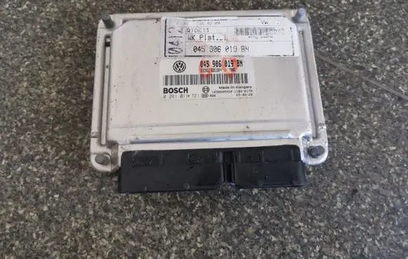 Volkswagen Fox Engine control unit/module 045906019BN 0281011721