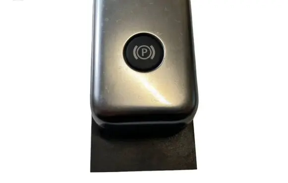 Land Rover Discovery 4 - LR4 Hand brake release handle AH2215K850AB