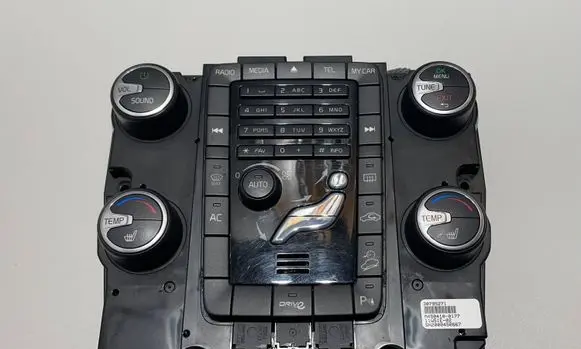 Volvo V70 Climate control unit 30795271 11W51E02 M4504100177