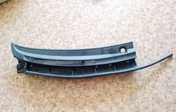Toyota Auris 150 Windshield trim 5575102110 43441K
