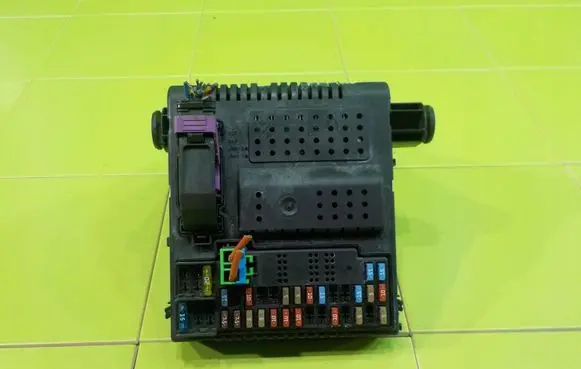 Volvo XC90 Fuse box set 12243769 BEZPIECZNIKOW