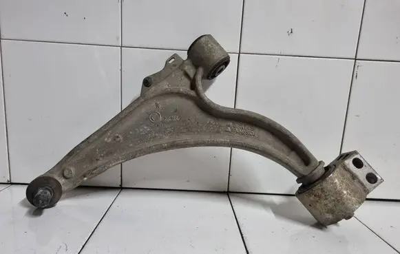 Opel Astra J Front lower control arm/wishbone BFAT05
