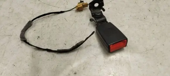 Rear seatbelt buckle