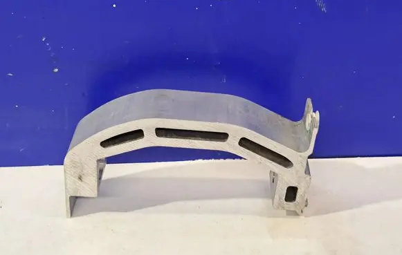 Polestar 2 Engine mounting bracket 31681596