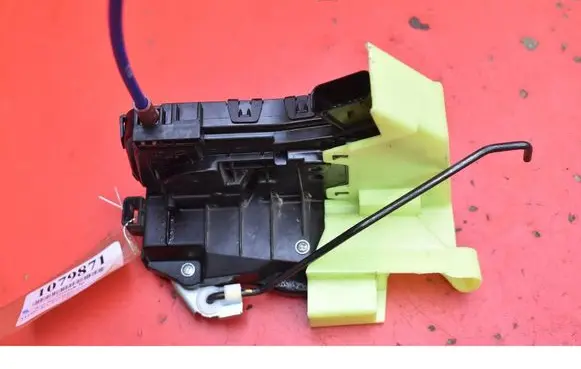 KIA Sportage Front door lock 81310R2010